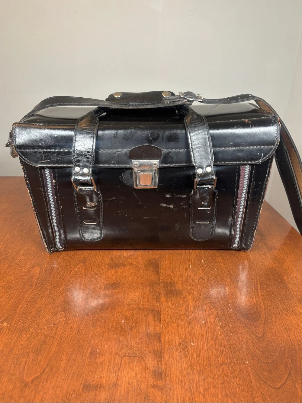 VINTAGE 60s/70s Leather Hard-Case Camera Bag / Satchel
